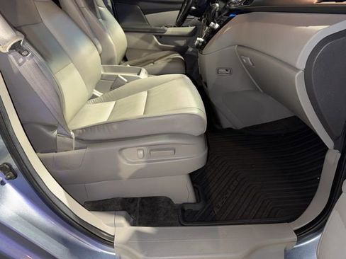 Used 2011 Honda Odyssey Touring Elite image 23
