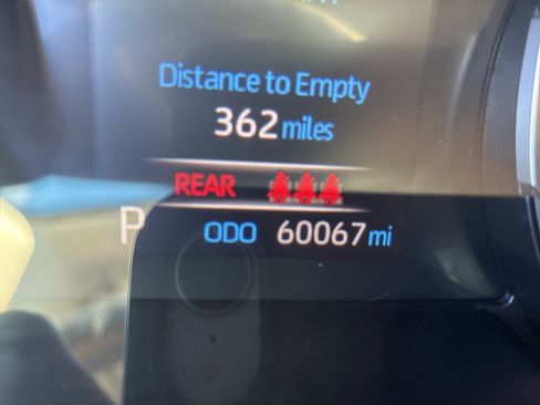 Used 2019 Toyota RAV4 LE image 17