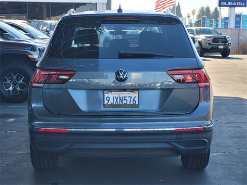 Used 2024 Volkswagen Tiguan SE image 5