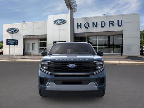 New 2025 Ford Expedition Max Platinum w/ Driver's Package image 29