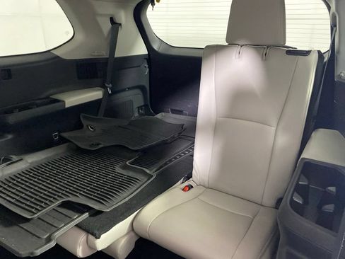 Used 2025 Toyota Grand Highlander FWD image 15