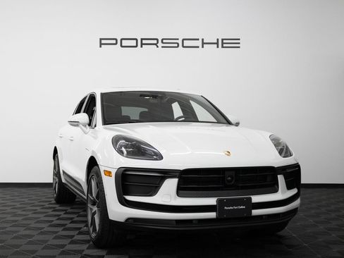 Certified 2023 Porsche Macan AWD/4WD image 9