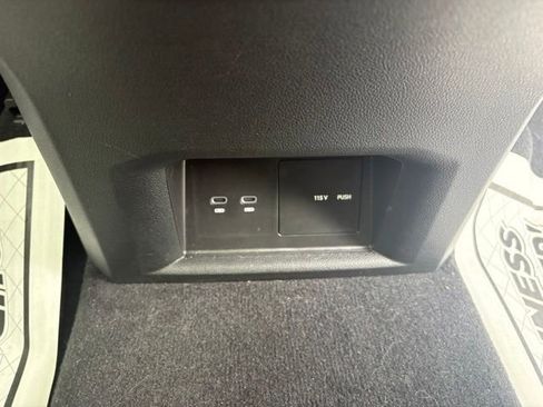 Used 2023 Volkswagen Atlas SE AWD/4WD image 23