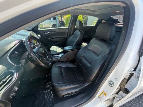 Used 2020 Chevrolet Malibu Premier FWD image 9