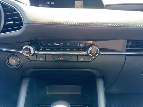 Used 2024 MAZDA MAZDA3 s FWD image 14