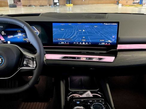 Used 2026 BMW i5 eDrive40 w/ Premium Package image 6