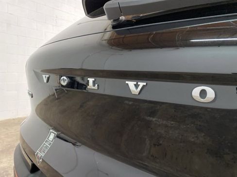 Used 2025 Volvo XC40 B5 Plus image 97