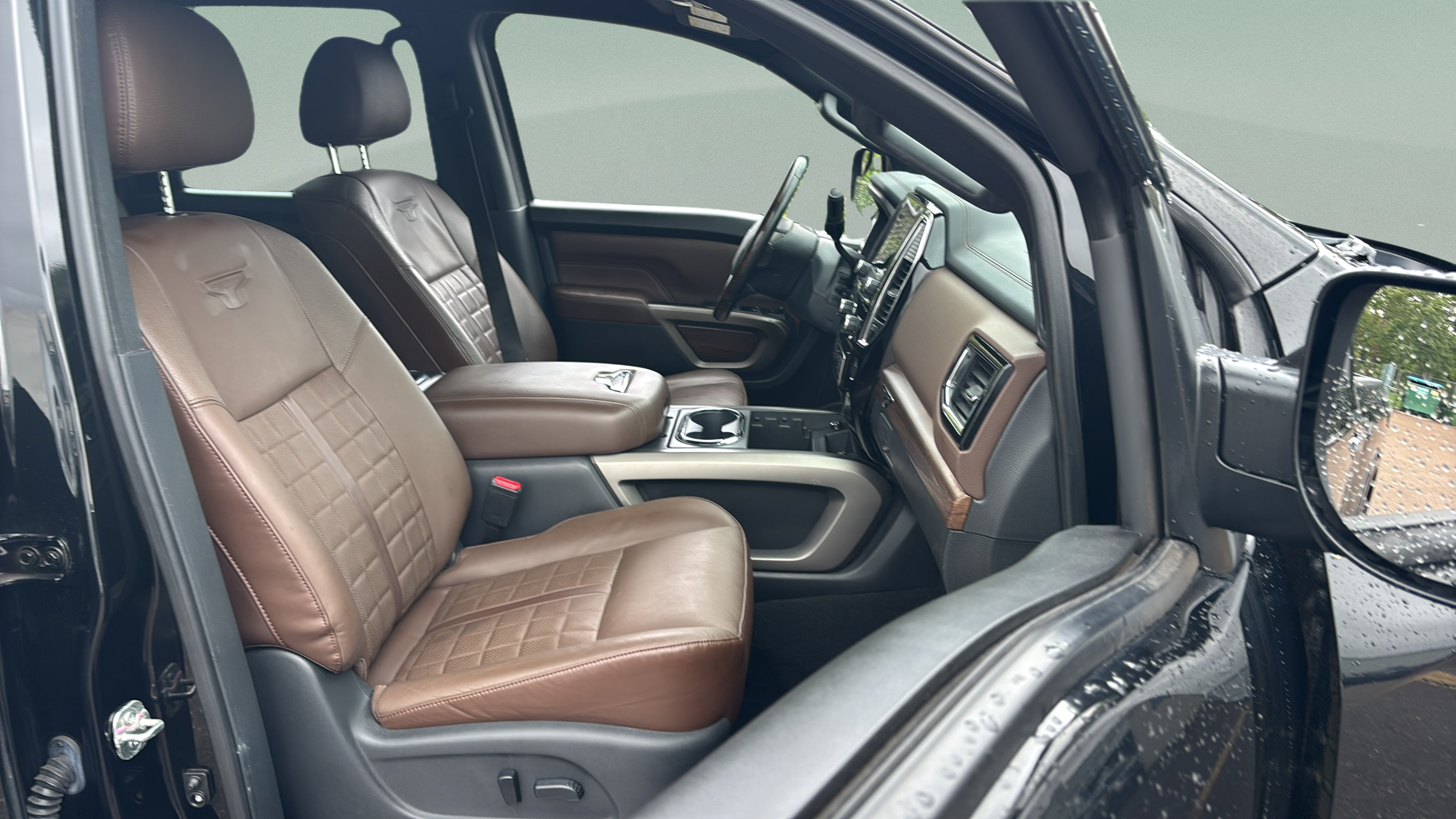 Used 2021 Nissan Titan Platinum Reserve RWD image 14
