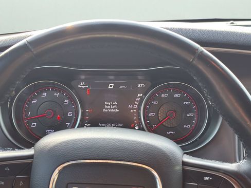 Used 2019 Dodge Charger SXT w/ Leather Interior Group RWD image 9