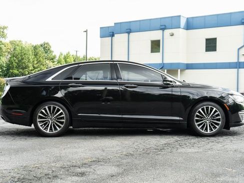 Used 2020 Lincoln MKZ image 12