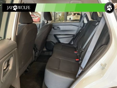 Used 2024 Nissan Rogue S AWD/4WD image 21