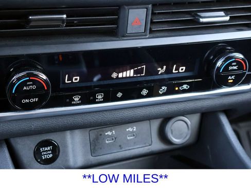 Used 2025 Nissan Rogue SV FWD image 29