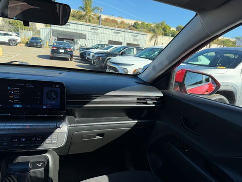 Used 2025 Hyundai Kona SEL image 35