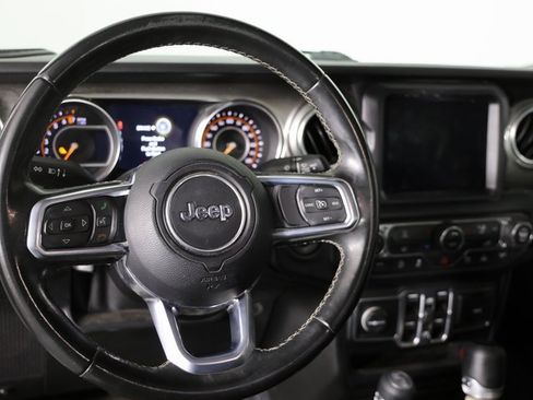 Used 2020 Jeep Gladiator Overland image 5