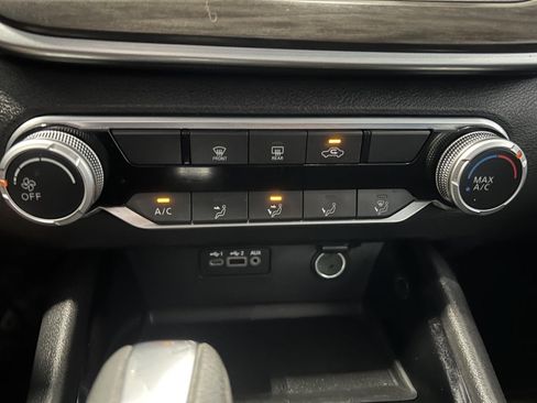 Used 2024 Nissan Altima 2.5 SV FWD image 14