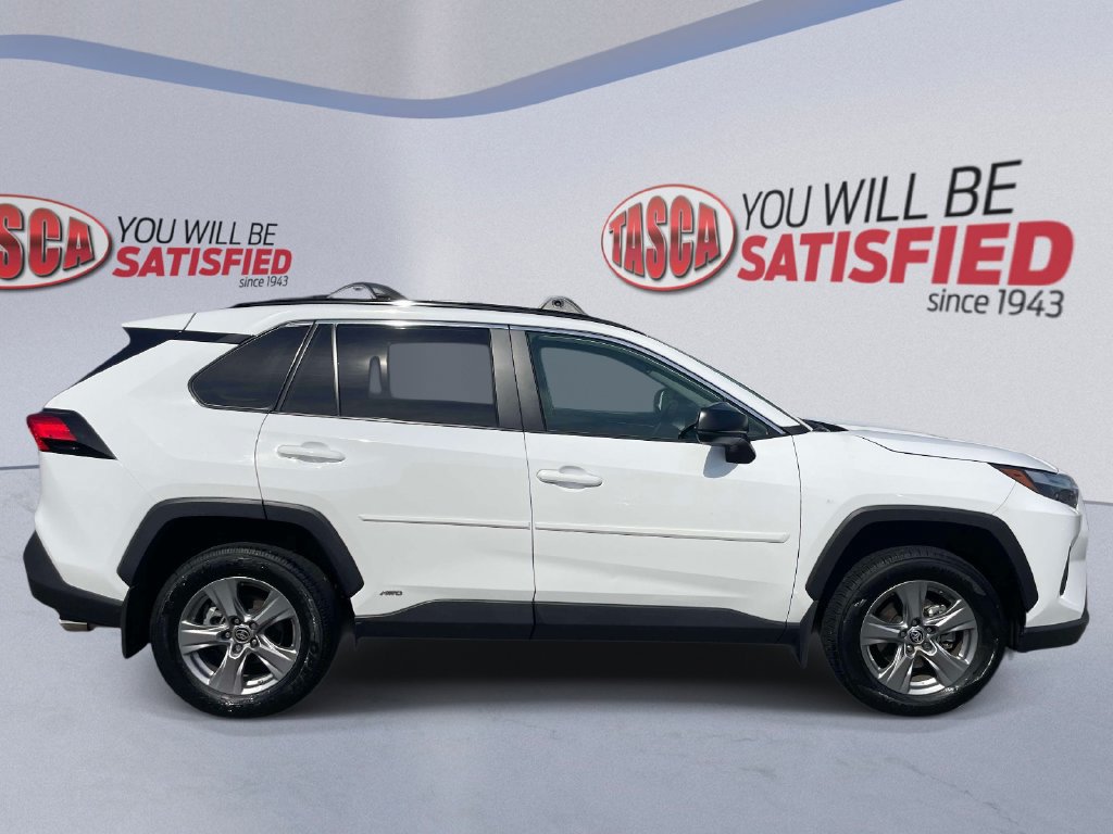 Used 2023 Toyota RAV4 LE AWD/4WD image 5