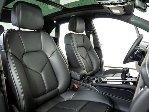 New 2026 Porsche Macan Turbo image 24