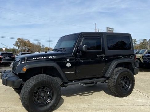 Used 2018 Jeep Wrangler Rubicon w/ Power Convenience Group image 6