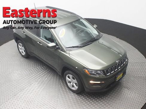Used 2021 Jeep Compass Latitude AWD/4WD image 3