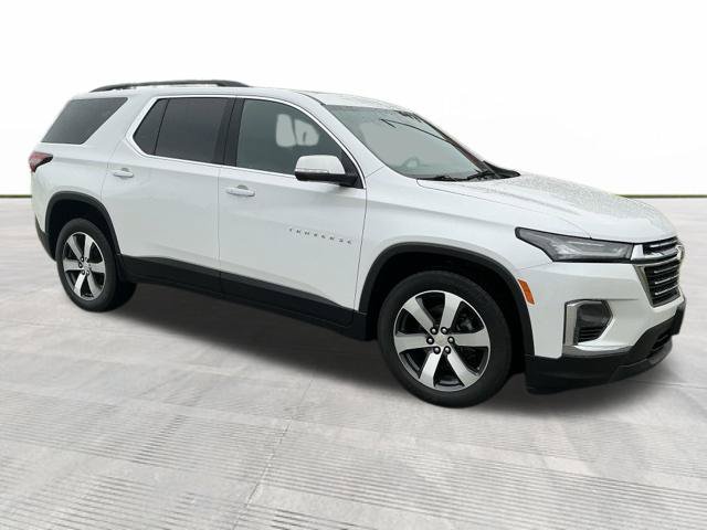 Used 2023 Chevrolet Traverse LT w/ LT Premium Package AWD/4WD image 2