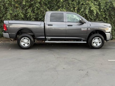 Used 2018 RAM 2500 Tradesman w/ Chrome Appearance Group AWD/4WD image 7