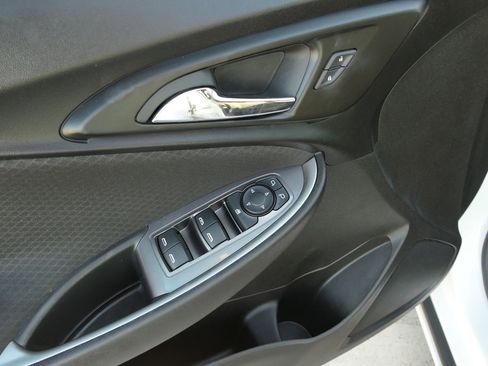 Used 2023 Chevrolet Malibu LT image 14