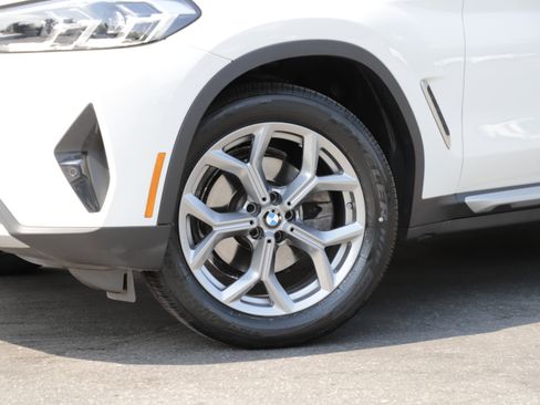 Used 2025 BMW X4 xDrive30i w/ Premium Package AWD/4WD image 2