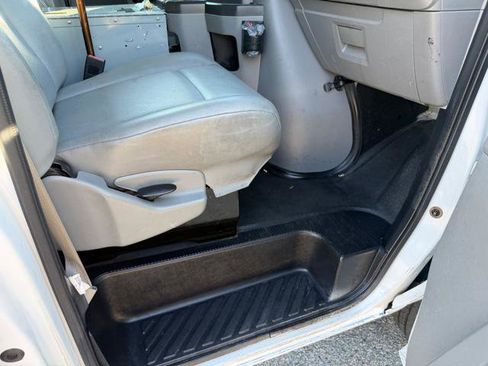 Used 2014 Ford E-350 and Econoline 350 Super Duty RWD image 13