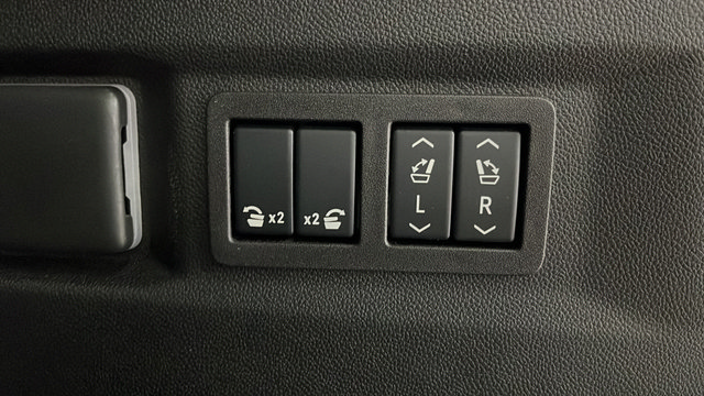 Used 2026 GMC Yukon Elevation AWD/4WD image 30