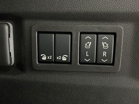 Used 2026 GMC Yukon Elevation AWD/4WD image 30