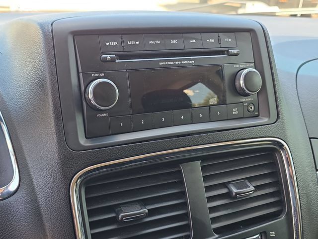 Used 2013 Dodge Grand Caravan SE FWD image 16