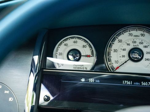 Used 2019 Rolls-Royce Wraith RWD image 27