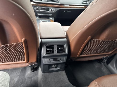 Used 2018 Audi Q5 2.0T Premium image 11