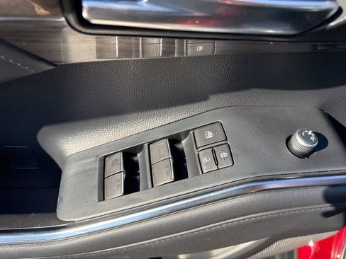 Used 2022 Toyota Highlander Platinum image 30