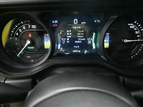 Used 2024 Jeep Wrangler Unlimited Rubicon 4xe AWD/4WD image 12