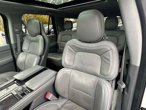 Used 2019 Lincoln Navigator L Reserve image 2