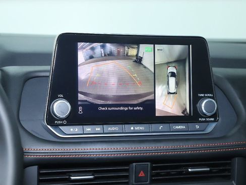 Certified 2025 Nissan Rogue SV image 28