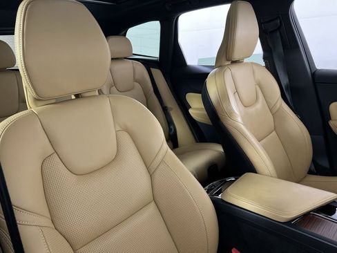 Certified 2023 Volvo XC60 B6 Ultimate w/ Protection Package Premier image 26