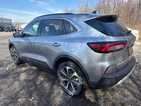 Used 2023 Ford Escape Platinum image 7