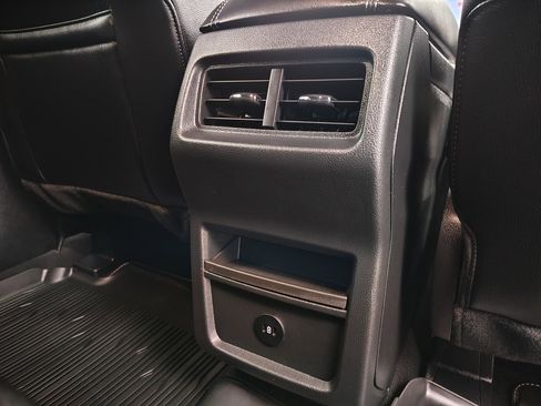 Used 2024 Ford Edge ST image 31