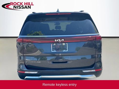 Used 2022 Kia Carnival SX FWD image 6