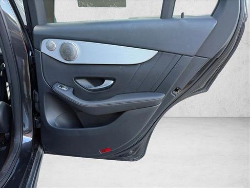 Used 2021 Mercedes-Benz GLC 300 image 26