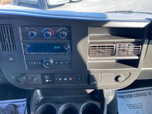 Used 2020 GMC Savana 3500 LT w/ LT Preferred Equipment Group image 15