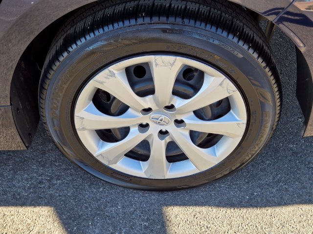 Used 2026 Toyota Corolla LE FWD image 12