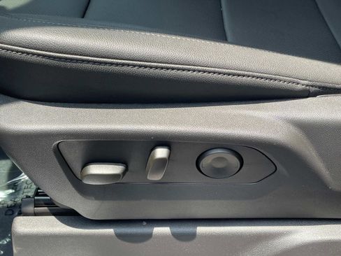 New 2025 GMC Sierra 2500 SLT w/ SLT Premium Package image 19