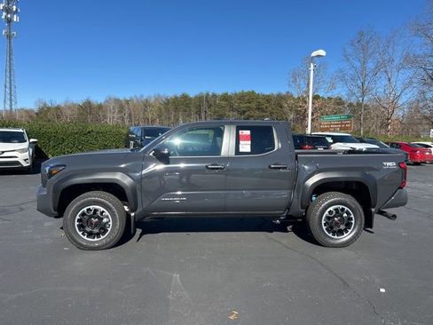 New 2025 Toyota Tacoma TRD Off-Road AWD/4WD image 10