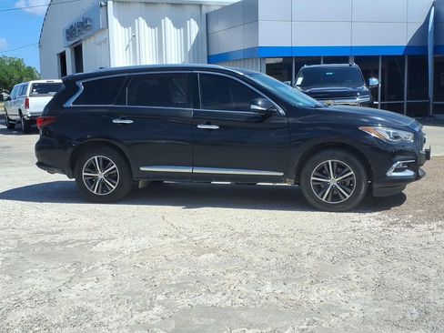 Used 2019 INFINITI QX60 Luxe w/ Essential Package FWD image 5