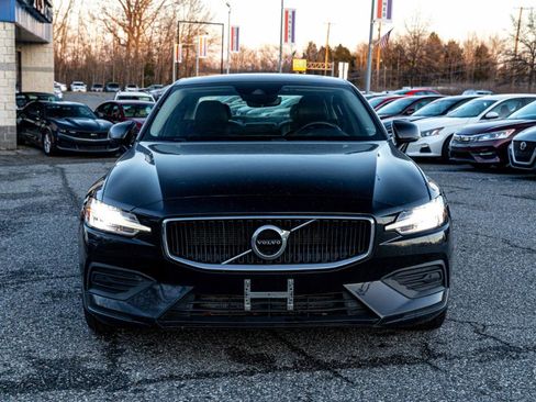 Used 2020 Volvo S60 T6 Momentum image 2