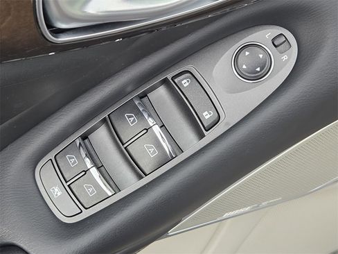 Used 2018 INFINITI Q50 Luxe w/ Sensory Package (Luxe) image 17