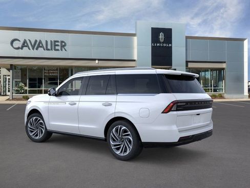 New 2026 Lincoln Navigator Reserve image 4